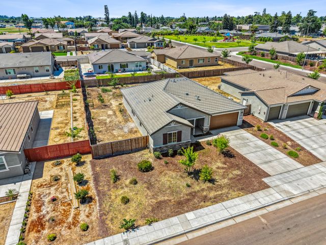 775 E Curtis Avenue, Fowler, CA 93625