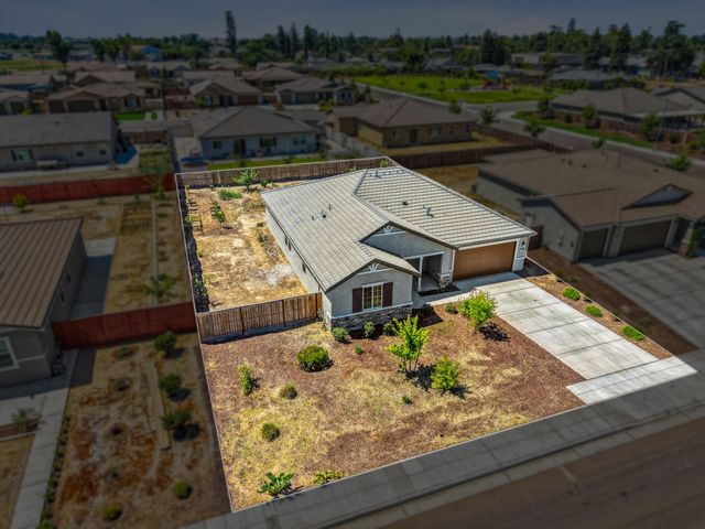 775 E Curtis Avenue, Fowler, CA 93625