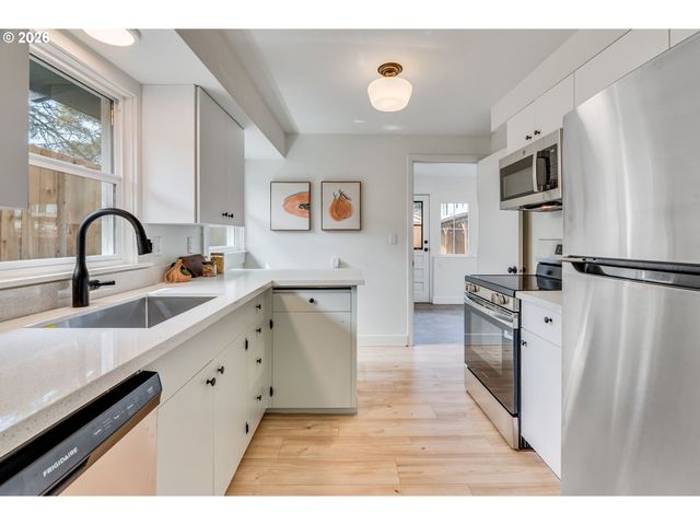 3543 Se 68TH Ave, Portland, OR 97206