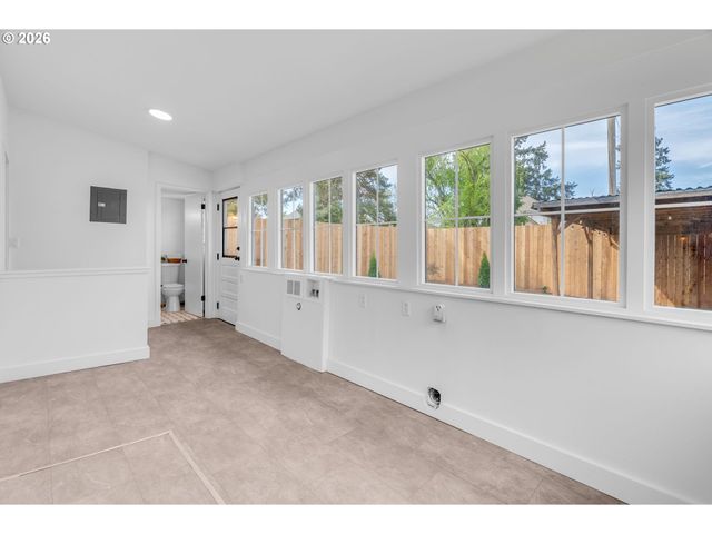 3543 Se 68TH Ave, Portland, OR 97206