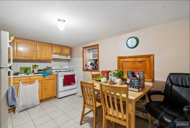 375-379 5th Avenue, Paterson, NJ 07514