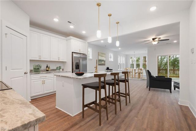 158 Riverview AVE, Smithfield, VA 23430