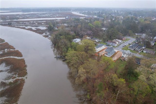 158 Riverview AVE, Smithfield, VA 23430