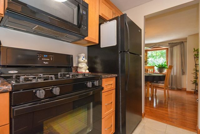151 Mercury Ter 151, Haverhill, MA 01832