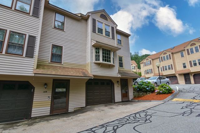 151 Mercury Ter 151, Haverhill, MA 01832