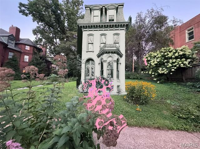 8 Benton Place, St Louis, MO 63104