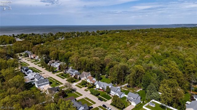 743 Dogwood Lane, Vermilion, OH 44089