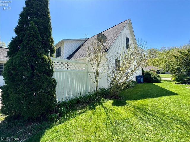 743 Dogwood Lane, Vermilion, OH 44089