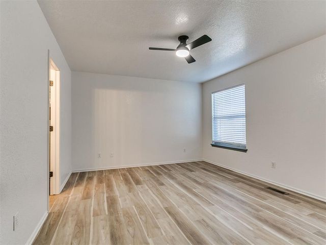 3504 Quail Run Drive, Moore, OK 73160