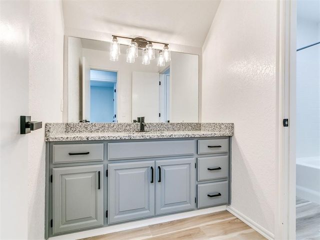 3504 Quail Run Drive, Moore, OK 73160