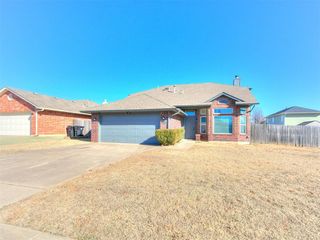 3504 Quail Run Drive, Moore, OK 73160