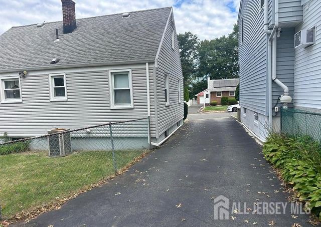 109 Highfield Road, Colonia, NJ 07067