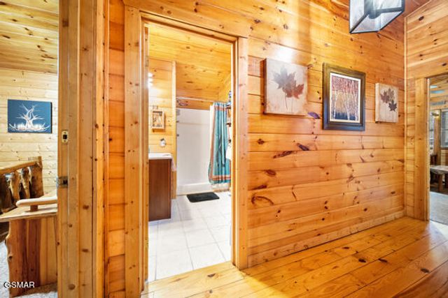 1999 E Mountain View Way, Sevierville, TN 37862