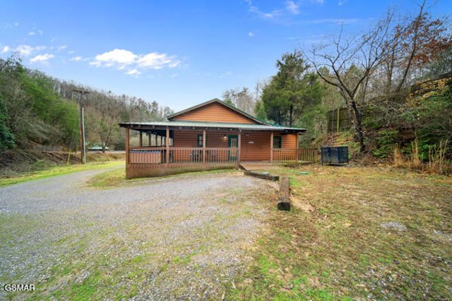1999 E Mountain View Way, Sevierville, TN 37862