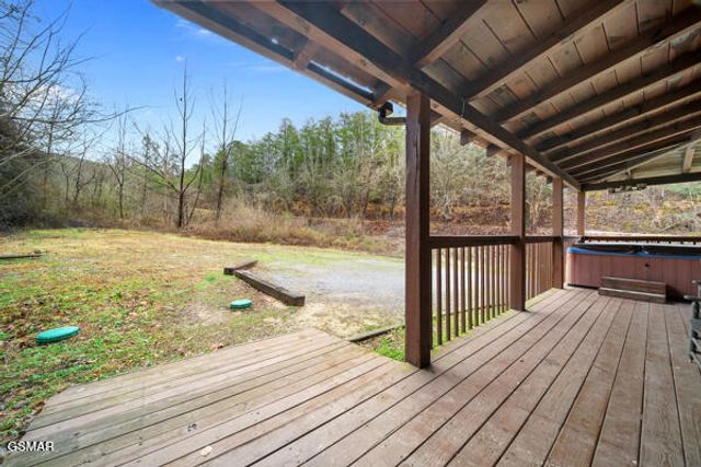1999 E Mountain View Way, Sevierville, TN 37862