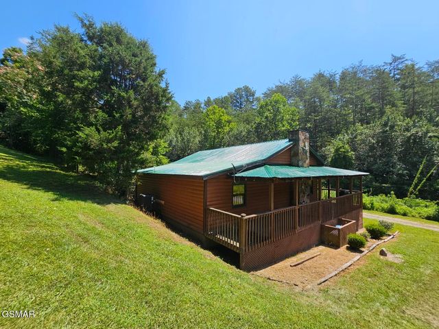 1999 E Mountain View Way, Sevierville, TN 37862