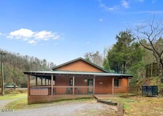 1999 E Mountain View Way, Sevierville, TN 37862