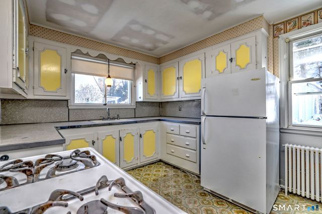 84 Hodge Avenue, Ansonia, CT 06401