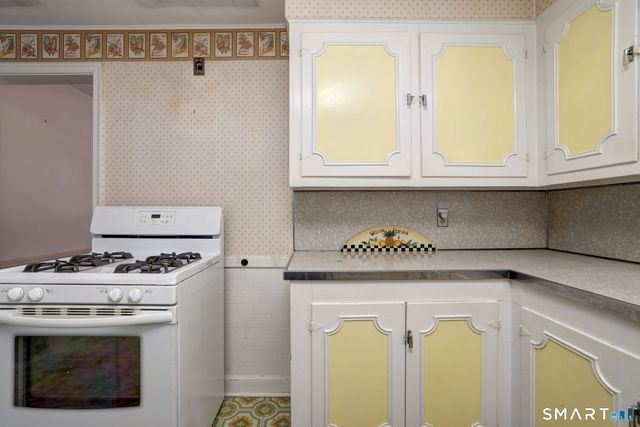 84 Hodge Avenue, Ansonia, CT 06401