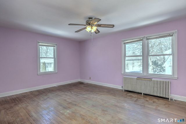 84 Hodge Avenue, Ansonia, CT 06401