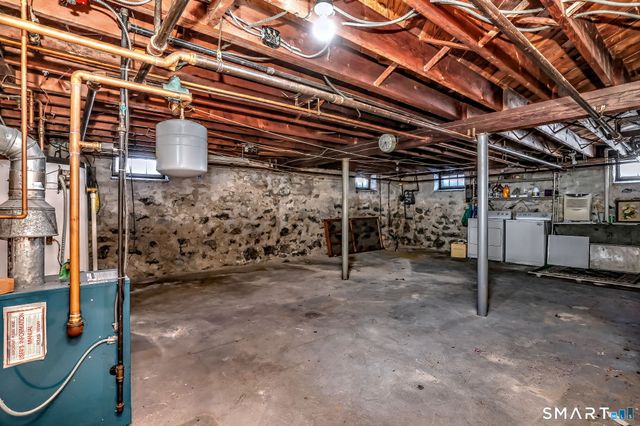 84 Hodge Avenue, Ansonia, CT 06401