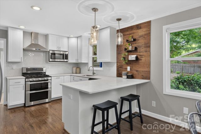 5201 Glenham Drive, Charlotte, NC 28210