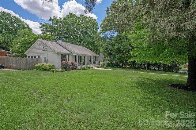 5201 Glenham Drive, Charlotte, NC 28210