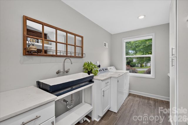 5201 Glenham Drive, Charlotte, NC 28210