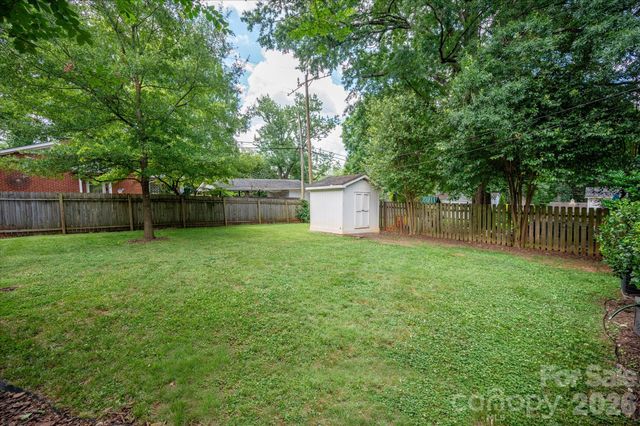 5201 Glenham Drive, Charlotte, NC 28210