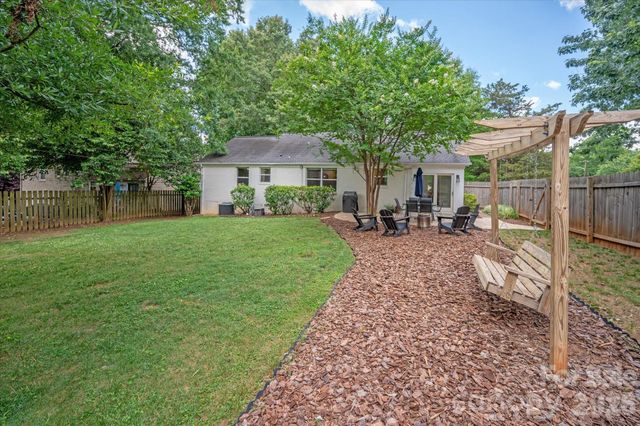 5201 Glenham Drive, Charlotte, NC 28210
