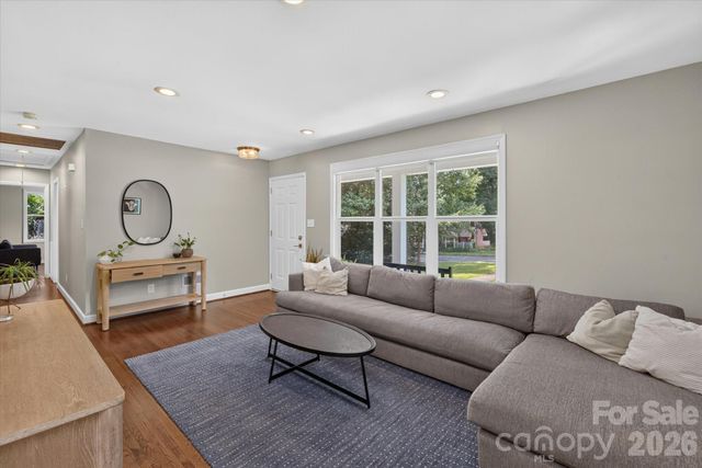 5201 Glenham Drive, Charlotte, NC 28210