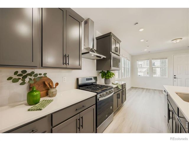 2827 Bear Springs Circle, Longmont, CO 80503