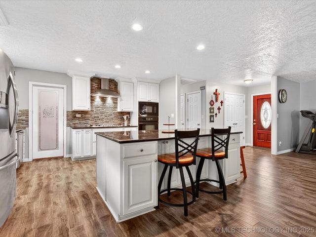 1412 Meadow Lane, Bartlesville, OK 74006