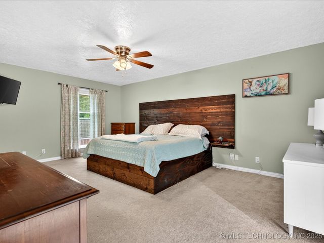 1412 Meadow Lane, Bartlesville, OK 74006