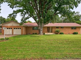 1412 Meadow Lane, Bartlesville, OK 74006