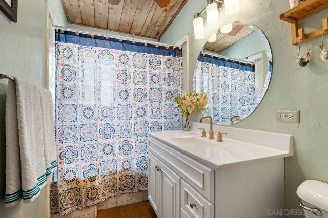 2437 Laurie, San Diego, CA 92105