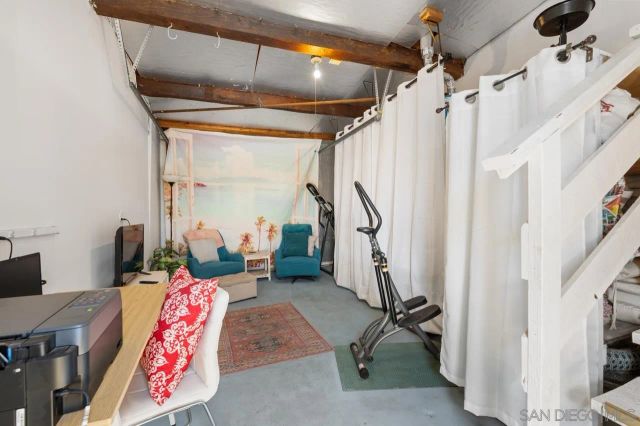 2437 Laurie, San Diego, CA 92105