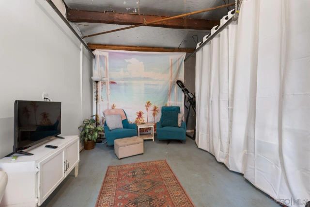 2437 Laurie, San Diego, CA 92105