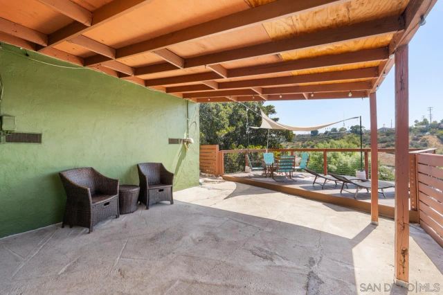 2437 Laurie, San Diego, CA 92105
