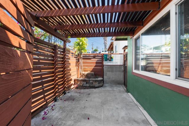 2437 Laurie, San Diego, CA 92105