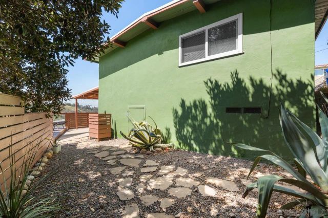 2437 Laurie, San Diego, CA 92105
