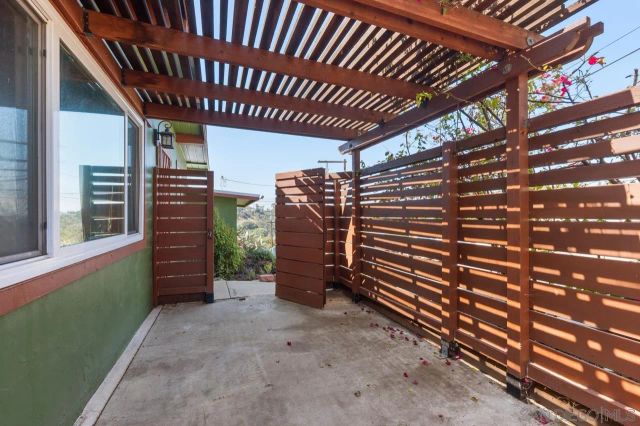 2437 Laurie, San Diego, CA 92105