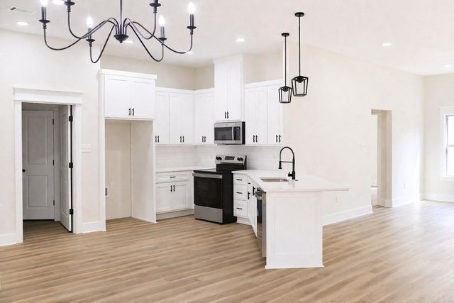 1205 E Carmichael, Cabot, AR 72023