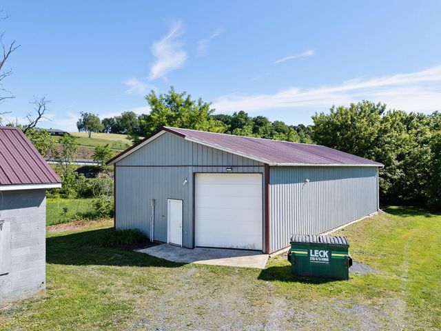 1306 LONG LANE RD, Kutztown, PA 19530