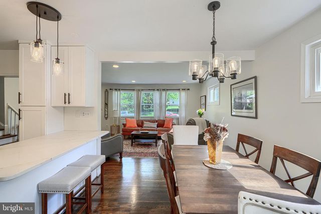 8 RIDGEFIELD RD, Lutherville Timonium, MD 21093