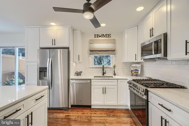 8 RIDGEFIELD RD, Lutherville Timonium, MD 21093