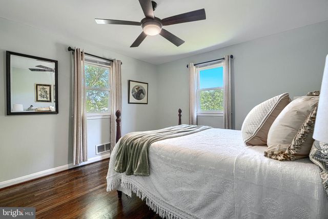8 RIDGEFIELD RD, Lutherville Timonium, MD 21093