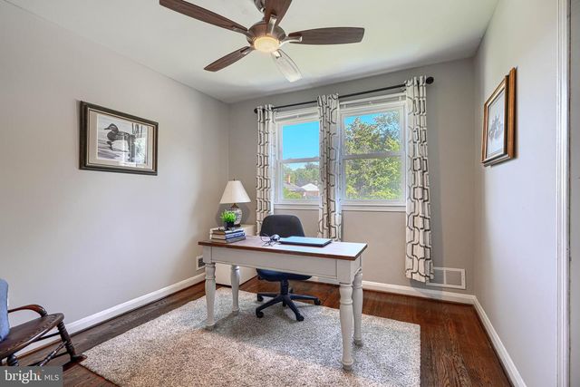 8 RIDGEFIELD RD, Lutherville Timonium, MD 21093