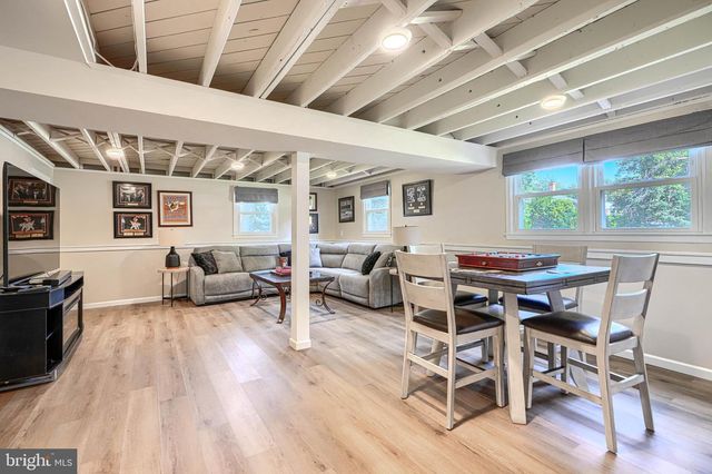8 RIDGEFIELD RD, Lutherville Timonium, MD 21093