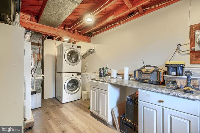 8 RIDGEFIELD RD, Lutherville Timonium, MD 21093